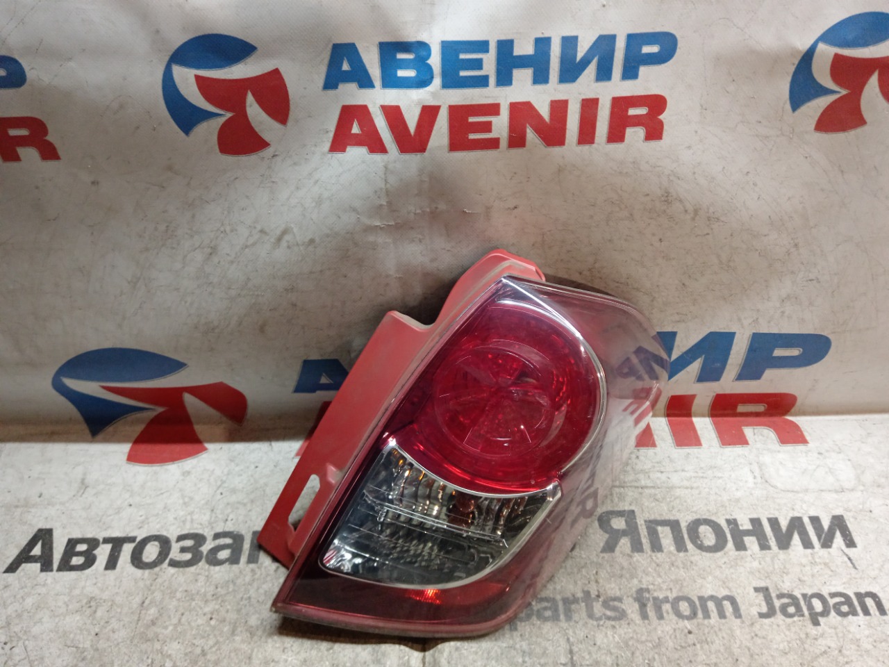 Стоп-сигнал TOYOTA RACTIS NCP105 задний правый (б/у)