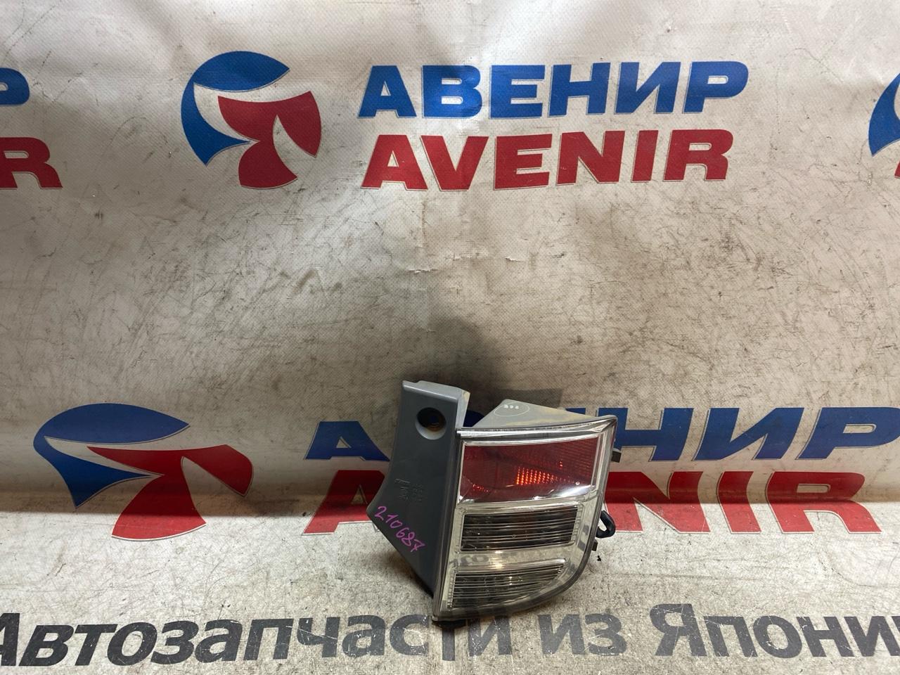 Стоп-сигнал TOYOTA ISIS ZNM10G задний правый (б/у)