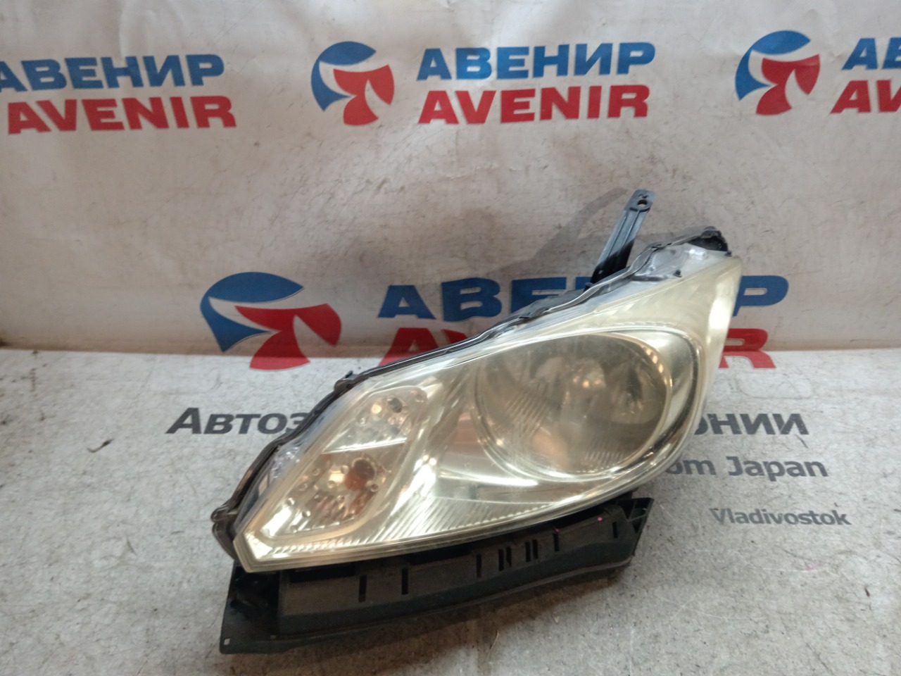 Фара HONDA FREED GB3 передняя левая (б/у)