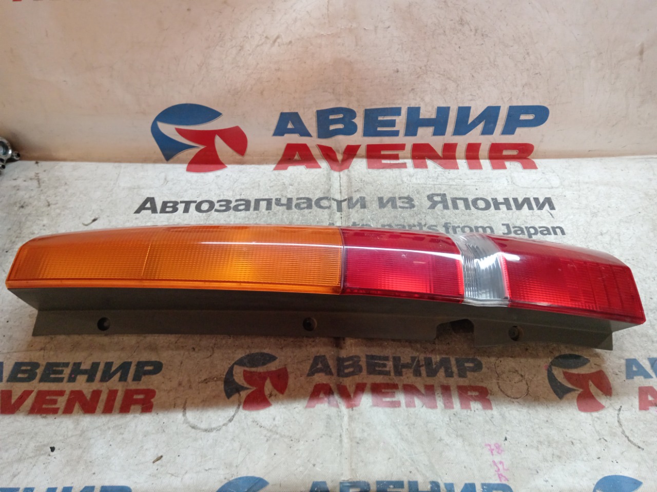 Стоп-сигнал HONDA STEPWGN RF3 задний правый (б/у)