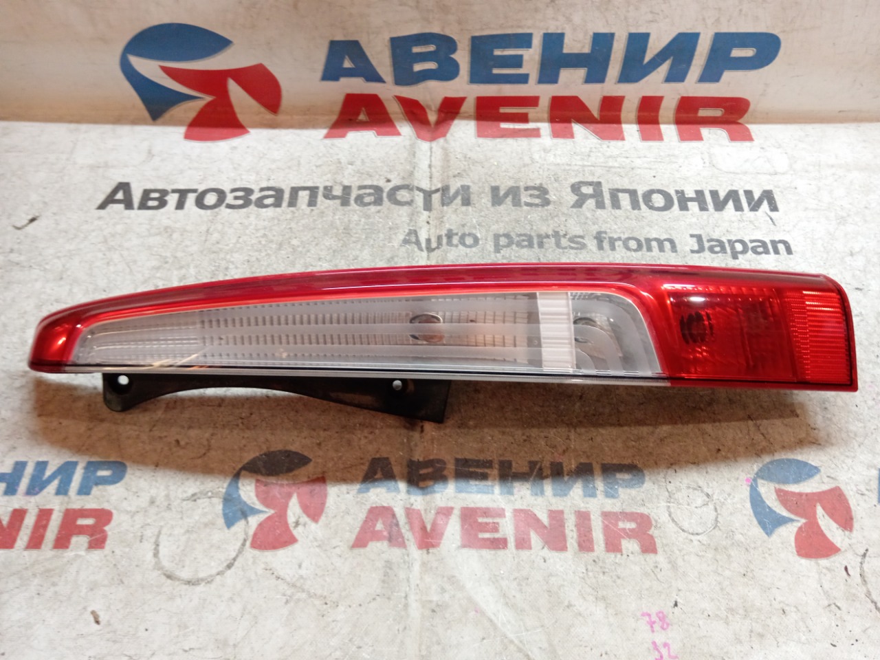 Стоп-сигнал DAIHATSU MOVE L175S задний правый (б/у)