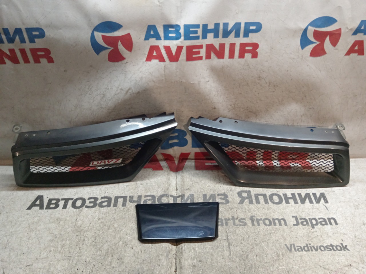 Решетка NISSAN TIIDA C11 (б/у)