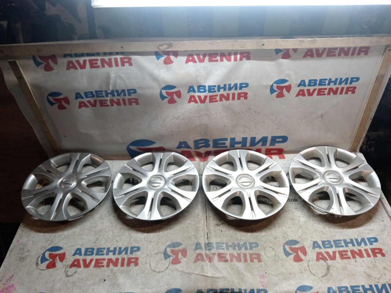 Колпаки на колеса NISSAN NOTE E12 (б/у)