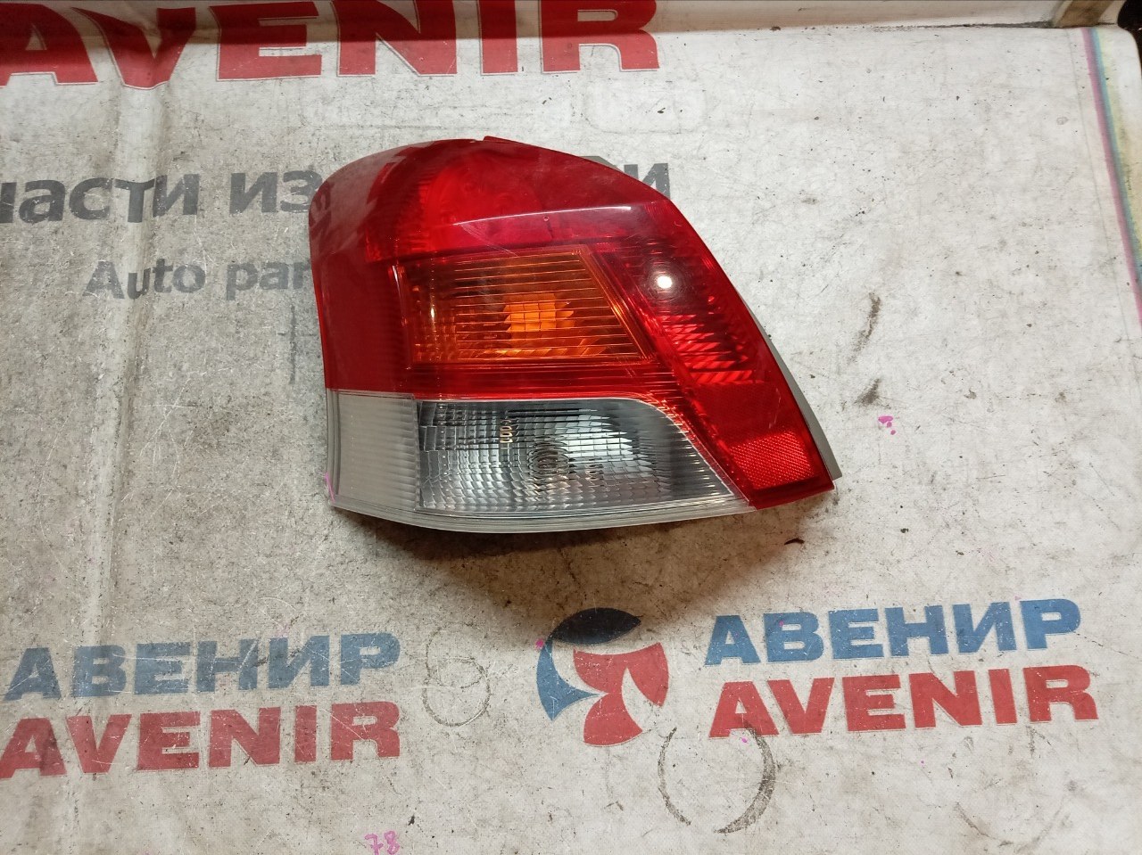 Стоп-сигнал TOYOTA VITZ NCP95 задний левый (б/у)