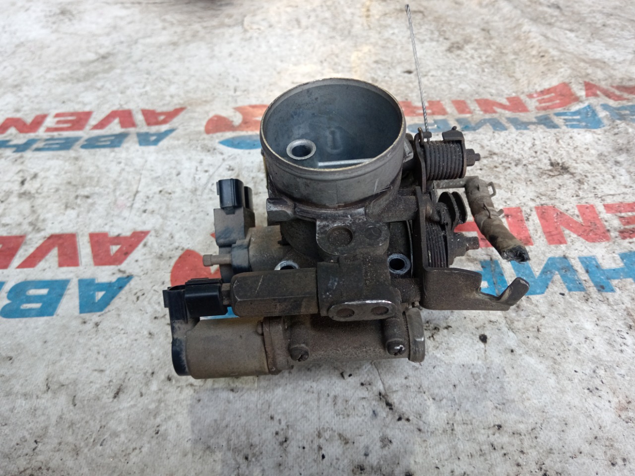 Дроссельная заслонка NISSAN CARAVAN CQGE24 KA24DE (б/у)