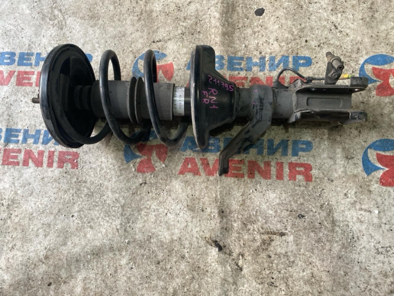 Стойка HONDA STREAM RN1 передняя правая (б/у)