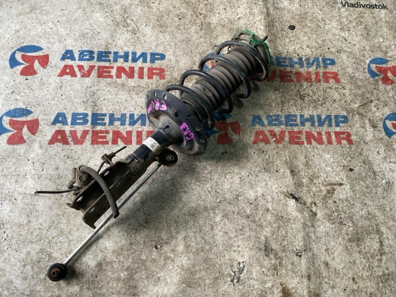 Стойка HONDA FIT GK3 передняя правая (б/у)