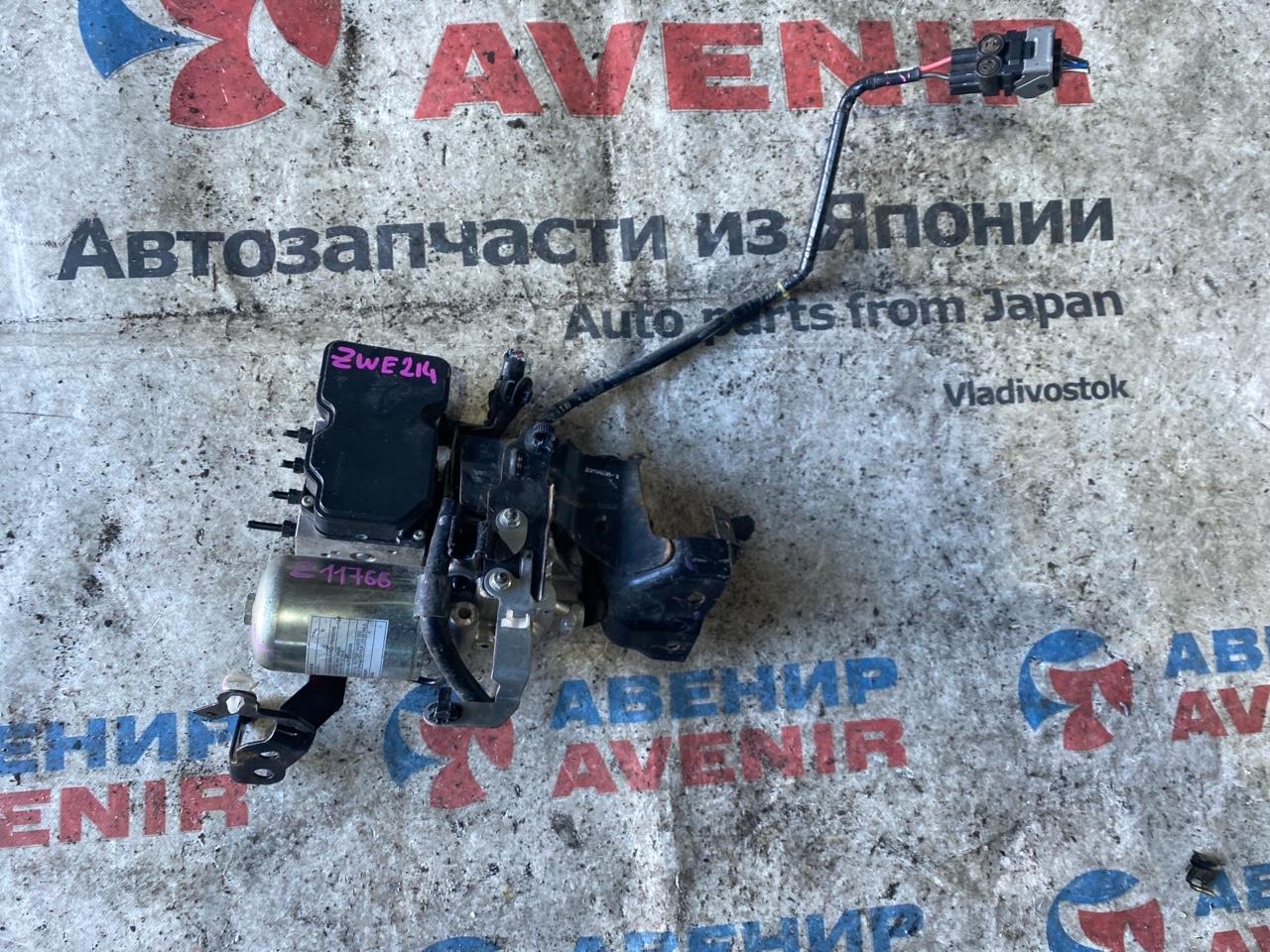 Главный тормозной цилиндр TOYOTA COROLLA ZWE214 2ZR-FXE (б/у)