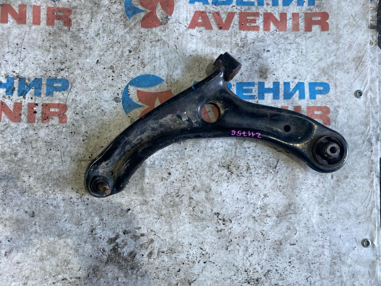 Рычаг HONDA FIT GR1 GR2 GR3 GR4 передний левый (б/у)