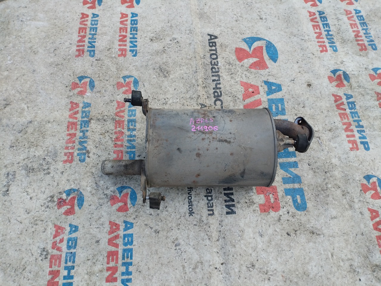 Бочка глушителя TOYOTA VOXY AZR65 1AZ (б/у)