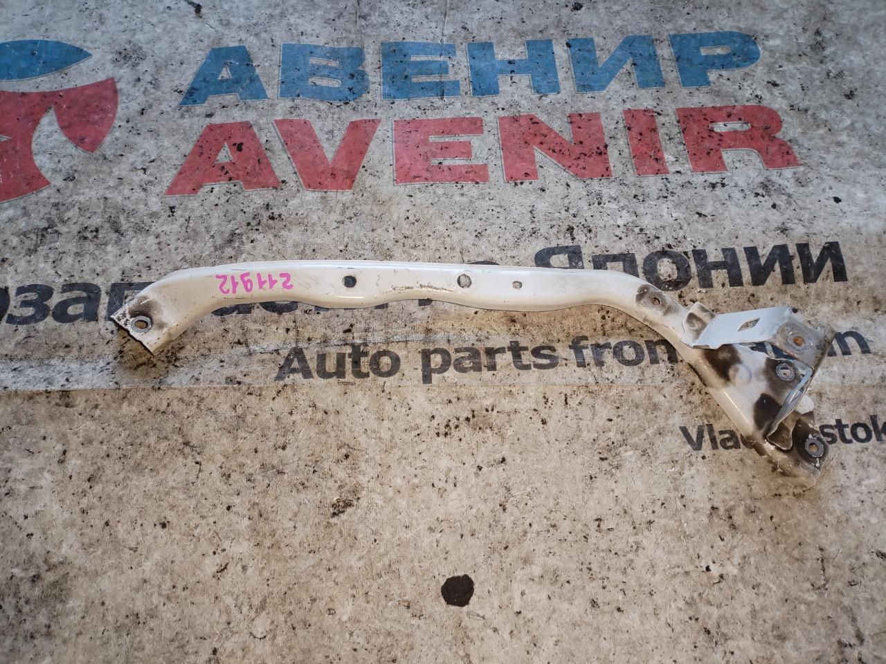 Планка телевизора TOYOTA SIENTA NCP175 передняя правая (б/у)