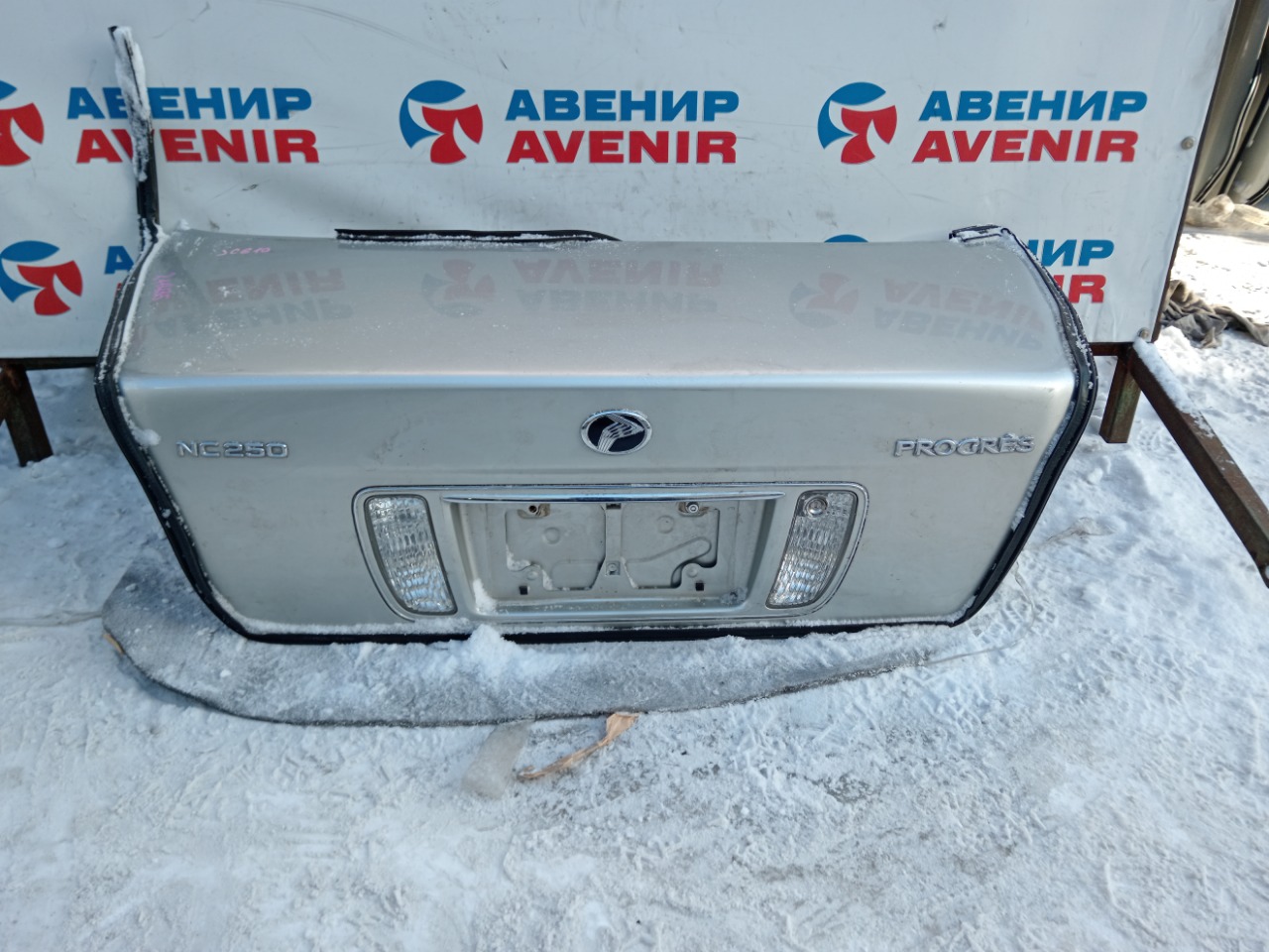 Крышка багажника TOYOTA PROGRES JCG10 (б/у)