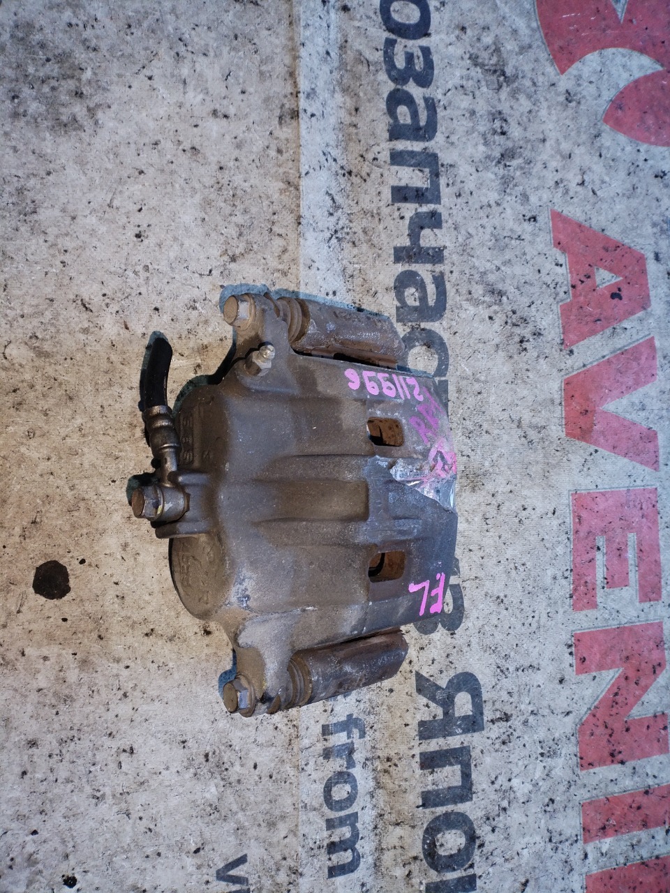 Суппорт HONDA ELYSION RR1 K24A передний левый (б/у)