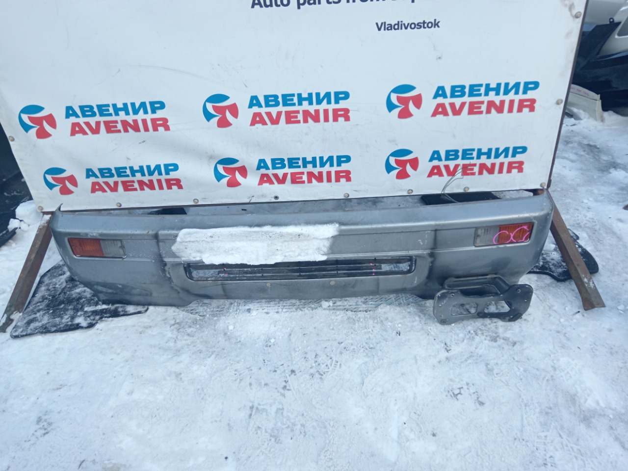 Бампер MITSUBISHI DELICA P25W передний (б/у)