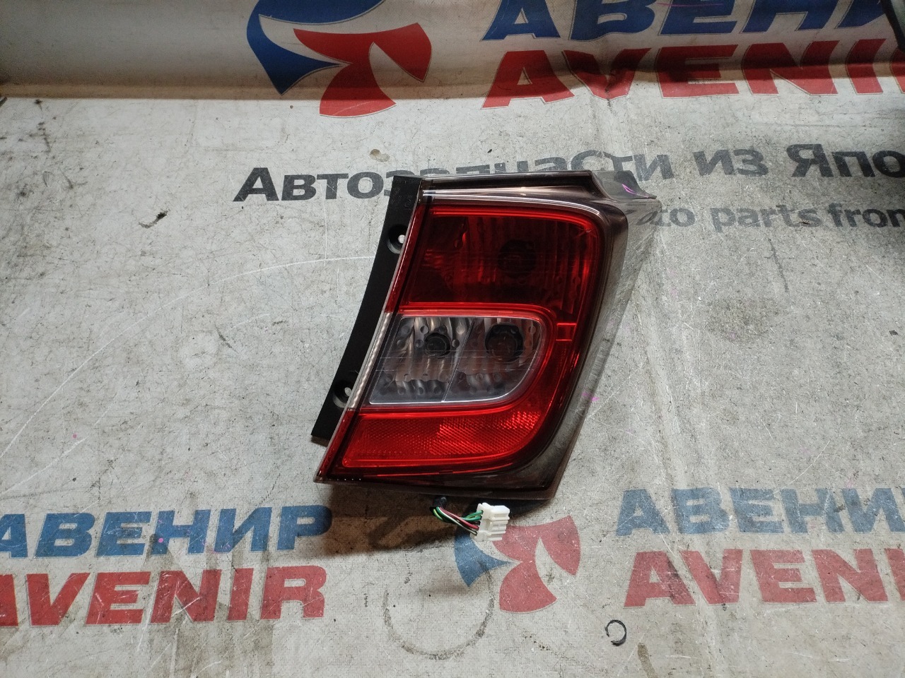 Стоп-сигнал HONDA FREED SPIKE GB3 задний правый (б/у)