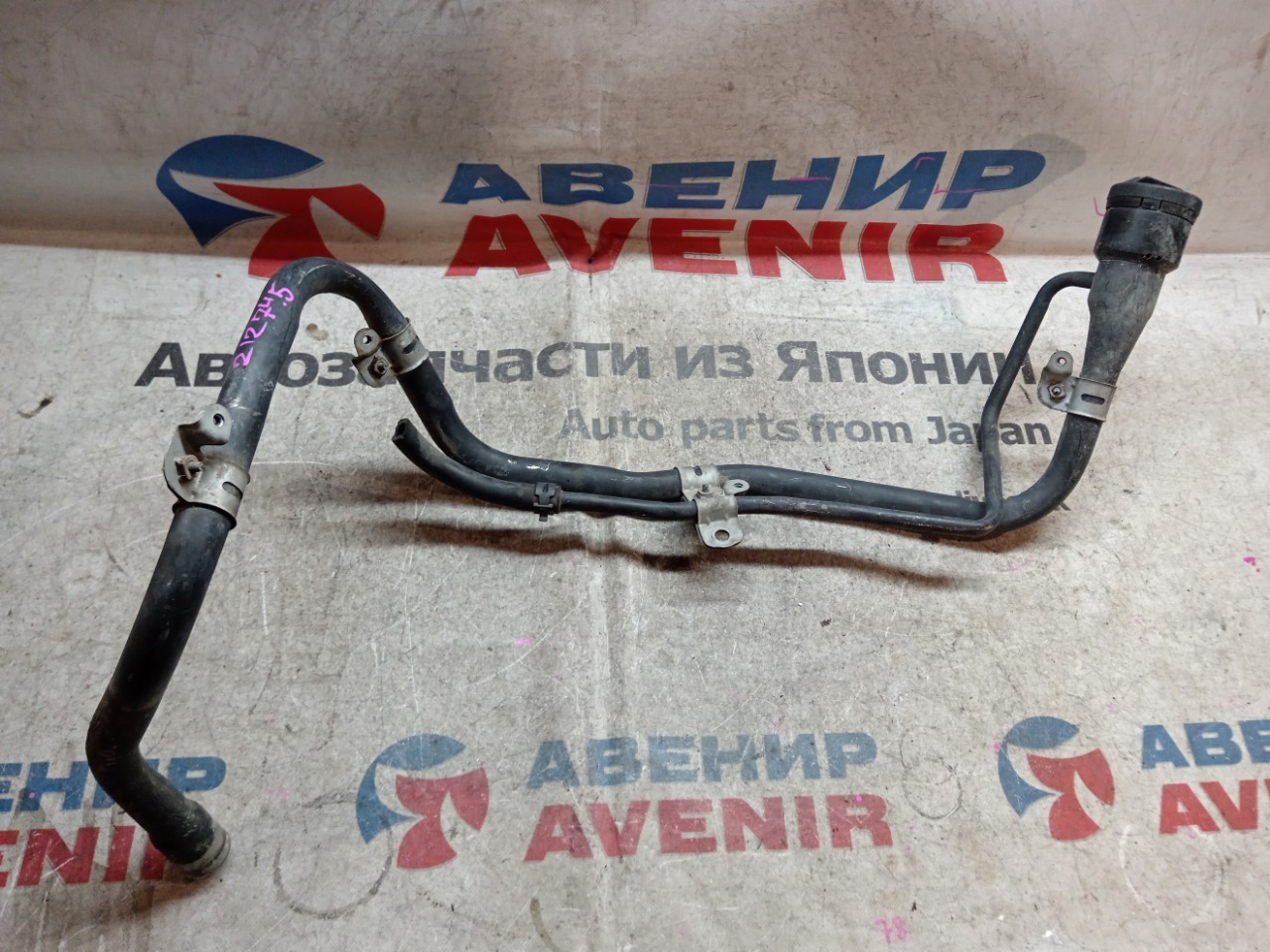 Горловина топливного бака TOYOTA ISIS ANM10 (б/у)