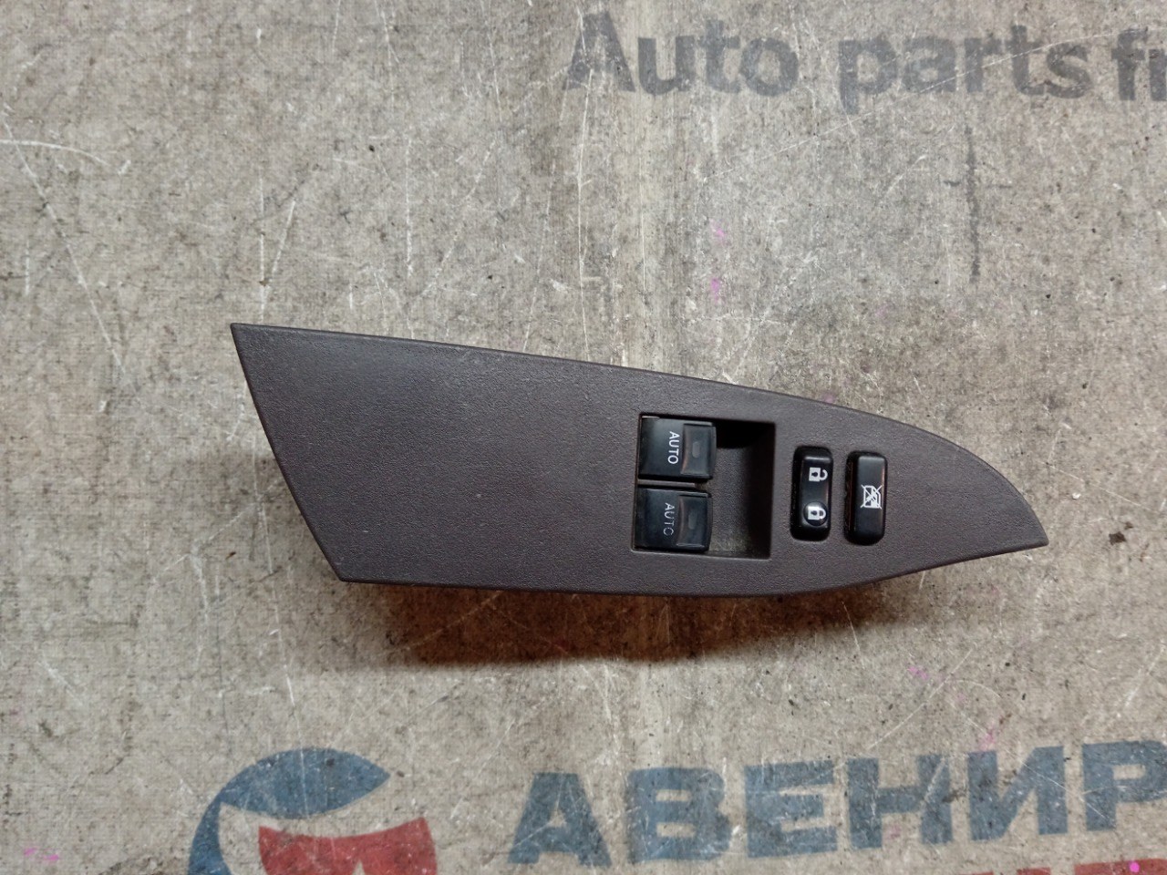 Блок управления стеклами TOYOTA IQ KGJ10 передний правый (б/у)
