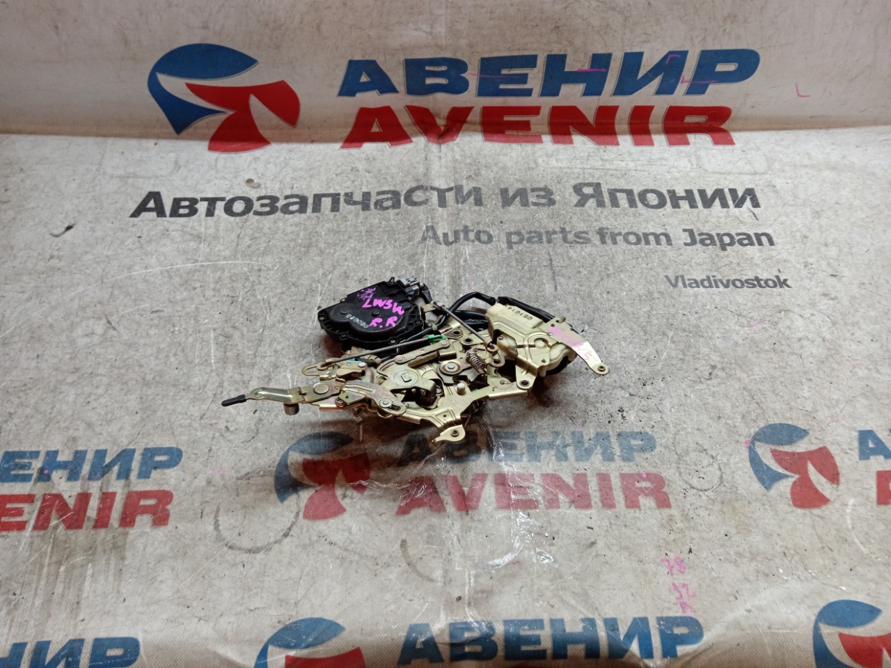 Замок двери MAZDA MPV LW3W задний правый (б/у)