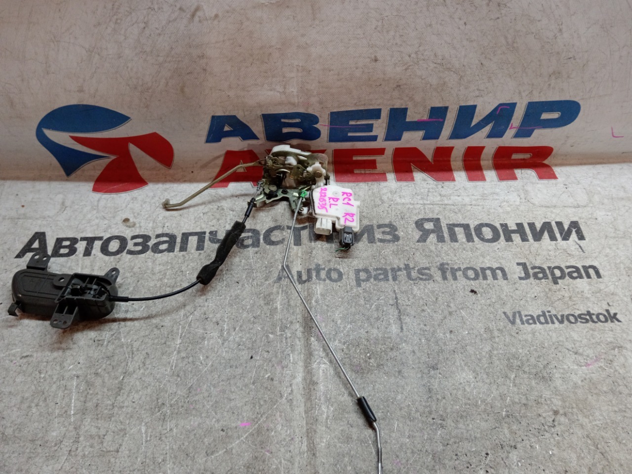 Замок двери SUBARU R2 RC1 задний левый (б/у)