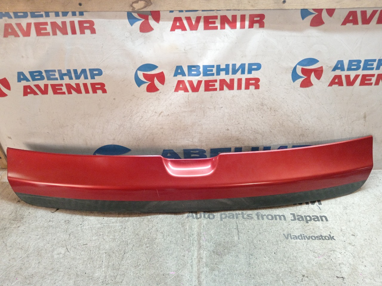 Накладка 5-й двери MITSUBISHI COLT Z21A (б/у)