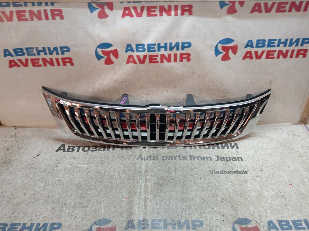 Решетка TOYOTA ISIS ANM15 (б/у)