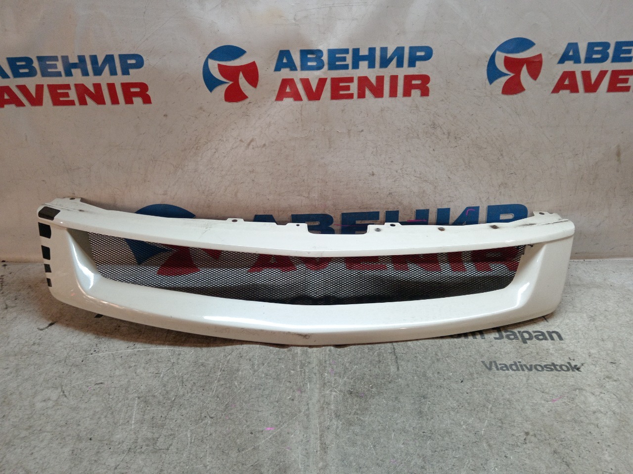 Решетка HONDA STREAM RN1 (б/у)
