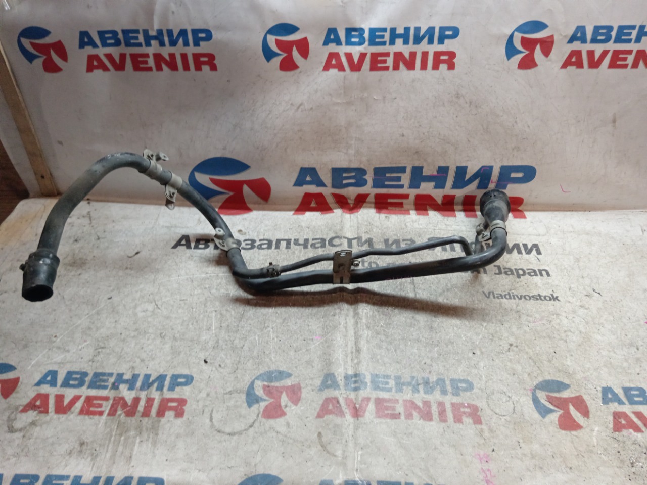 Горловина топливного бака TOYOTA ISIS ANM10 (б/у)