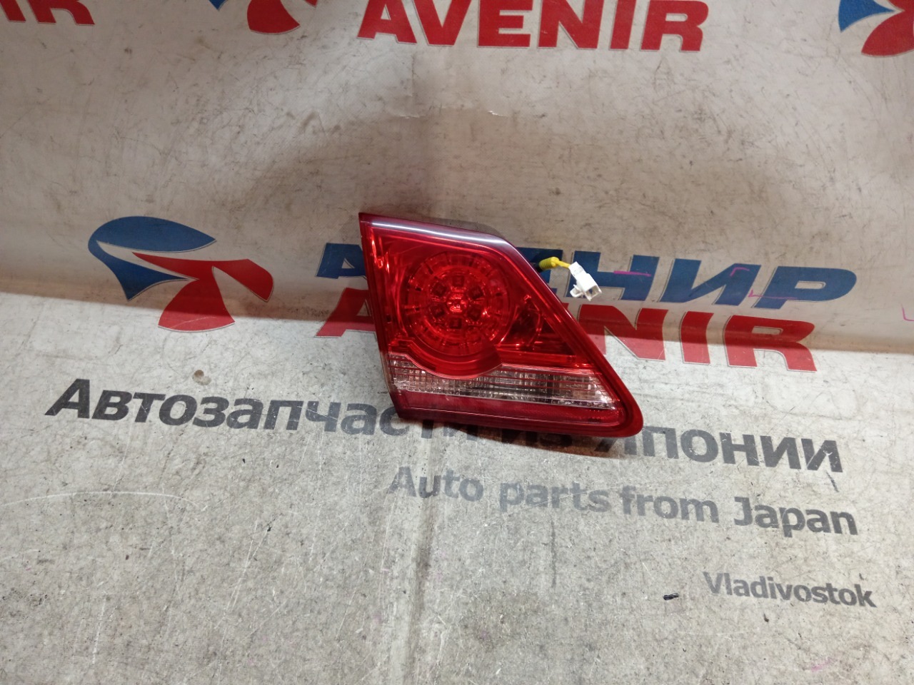 Стоп-вставка TOYOTA CROWN GRS200 задняя левая (б/у)