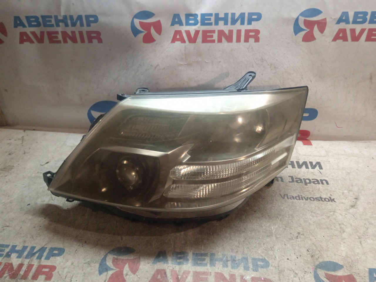 Фара TOYOTA ALPHARD ANH10W передняя левая (б/у)