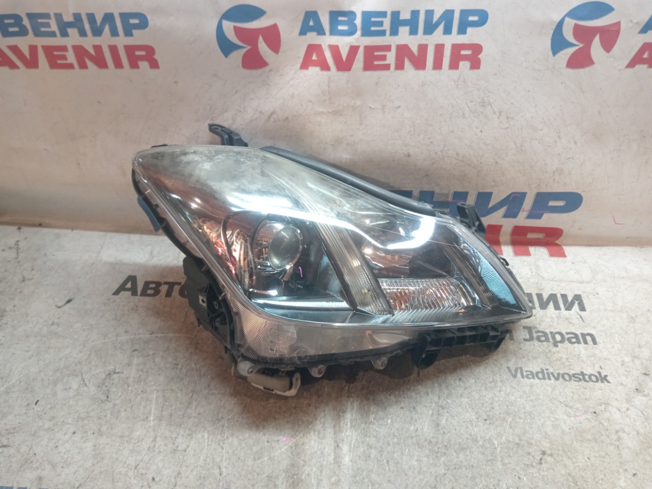 Фара TOYOTA CROWN GWS204 передняя правая (б/у)