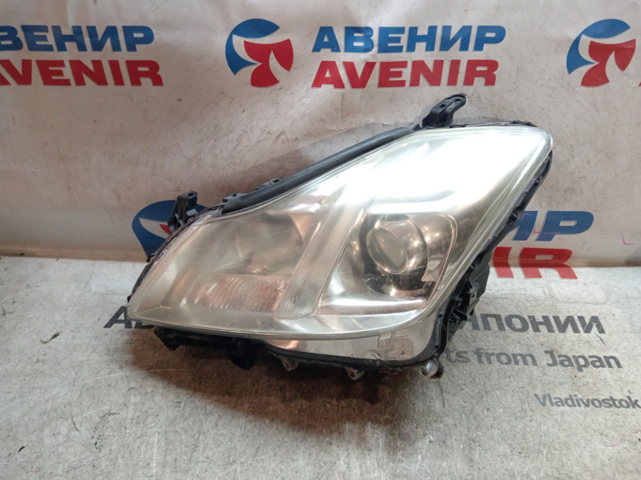 Фара TOYOTA CROWN GWS204 передняя левая (б/у)