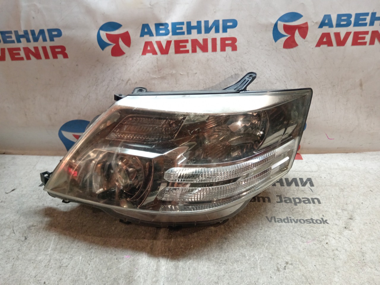 Фара TOYOTA ALPHARD ANH10W передняя левая (б/у)