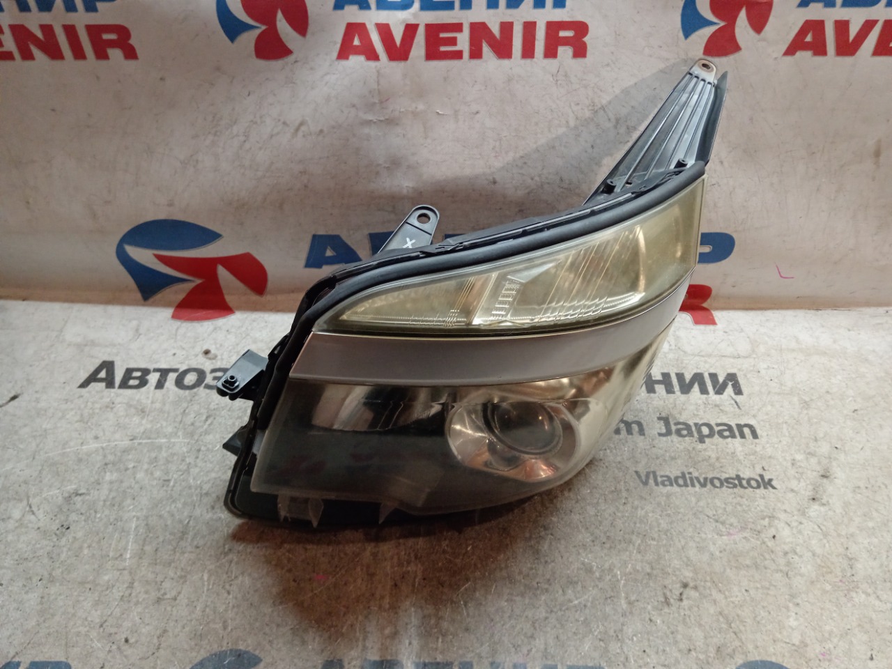 Фара TOYOTA VOXY ZRR70 передняя левая (б/у)