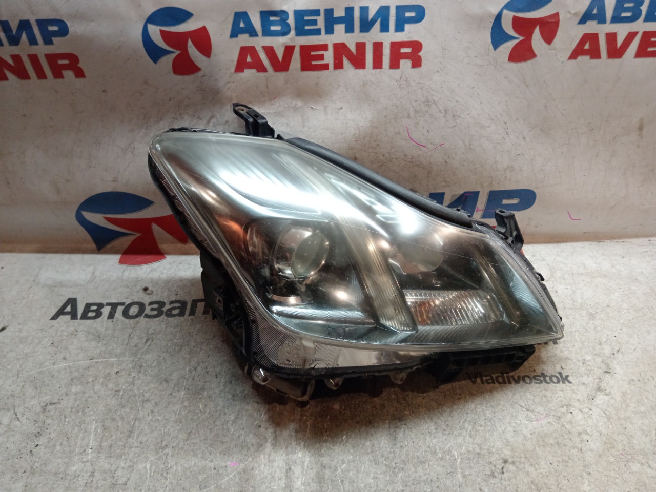 Фара TOYOTA CROWN GWS204 передняя правая (б/у)