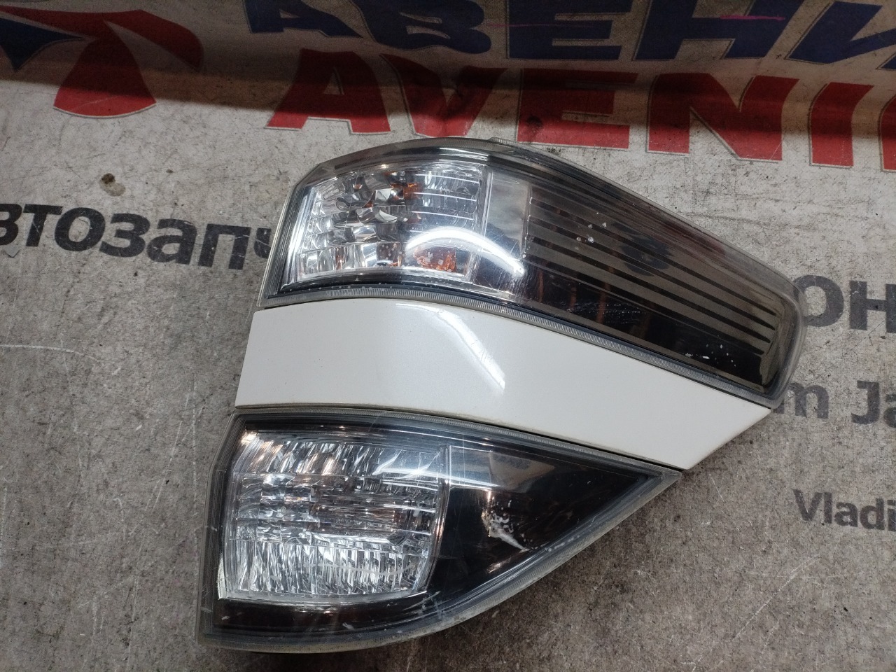 Стоп-сигнал TOYOTA VELLFIRE ANH20W задний правый (б/у)