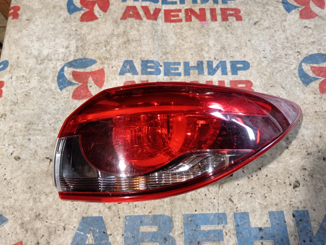 Стоп-сигнал MAZDA ATENZA GJ5FW задний правый (б/у)