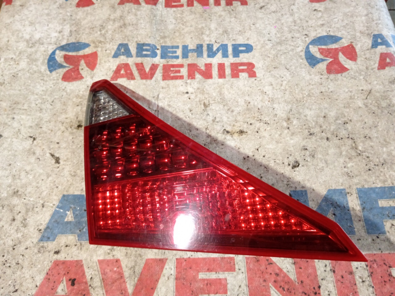 Стоп-вставка TOYOTA ALPHARD ANH20W задняя правая (б/у)