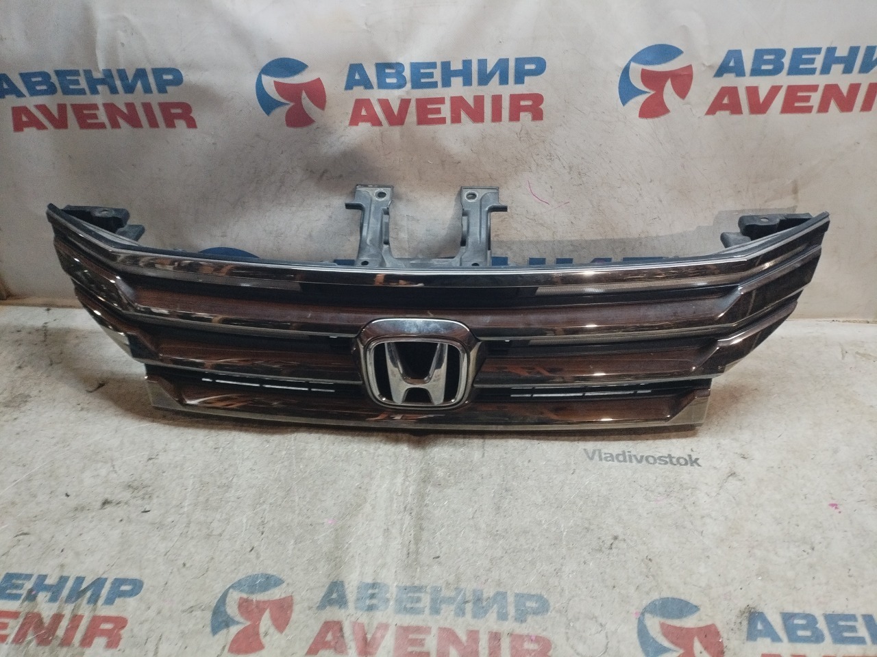 Решетка HONDA STEPWGN RK1 (б/у)