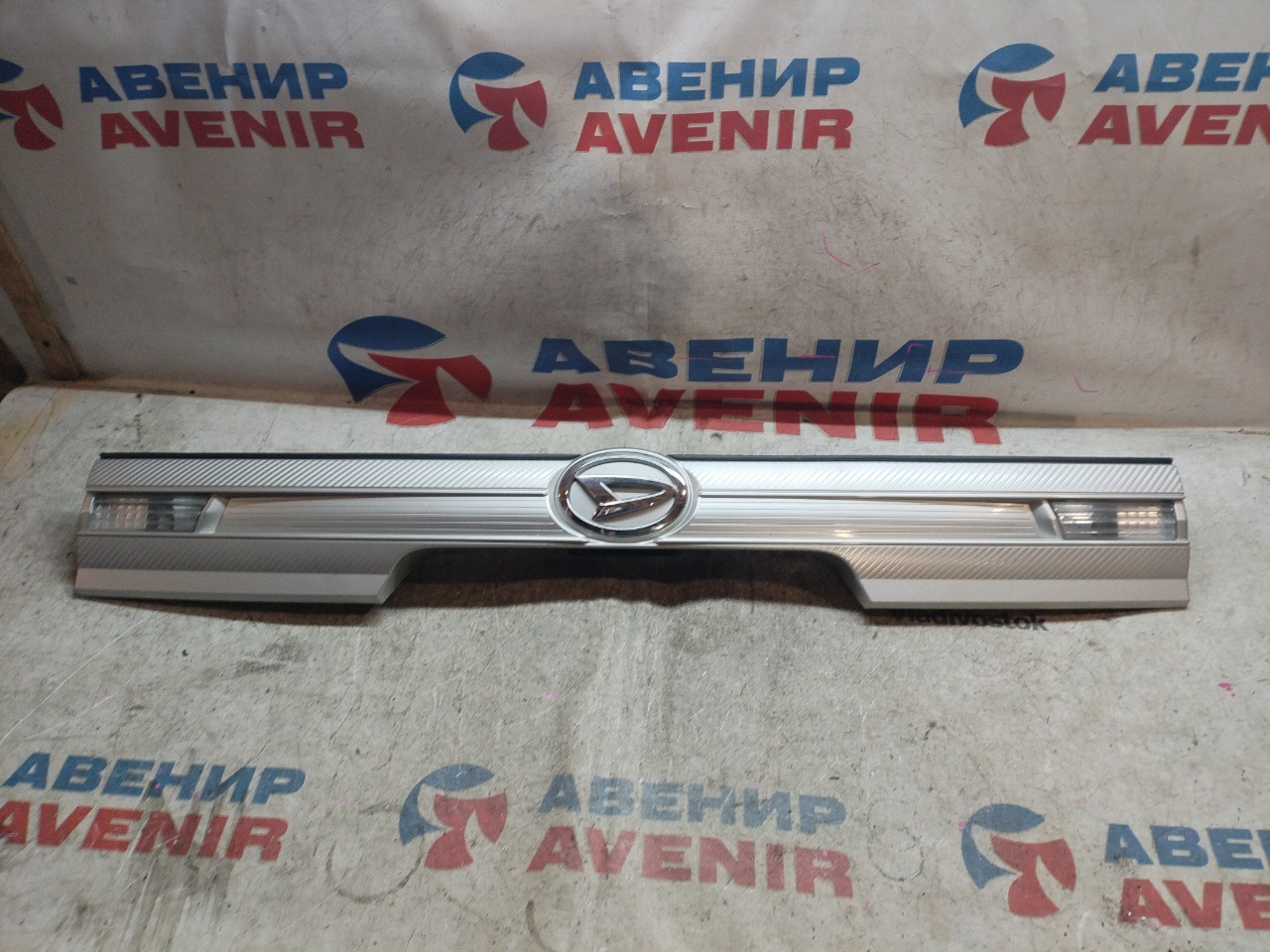 Стоп-вставка DAIHATSU TANTO L375S задняя (б/у)
