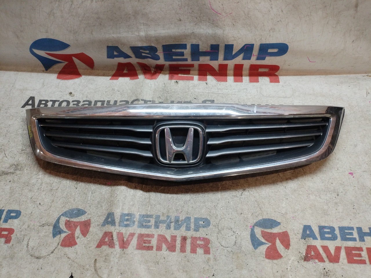 Решетка HONDA INSPIRE UC1 (б/у)