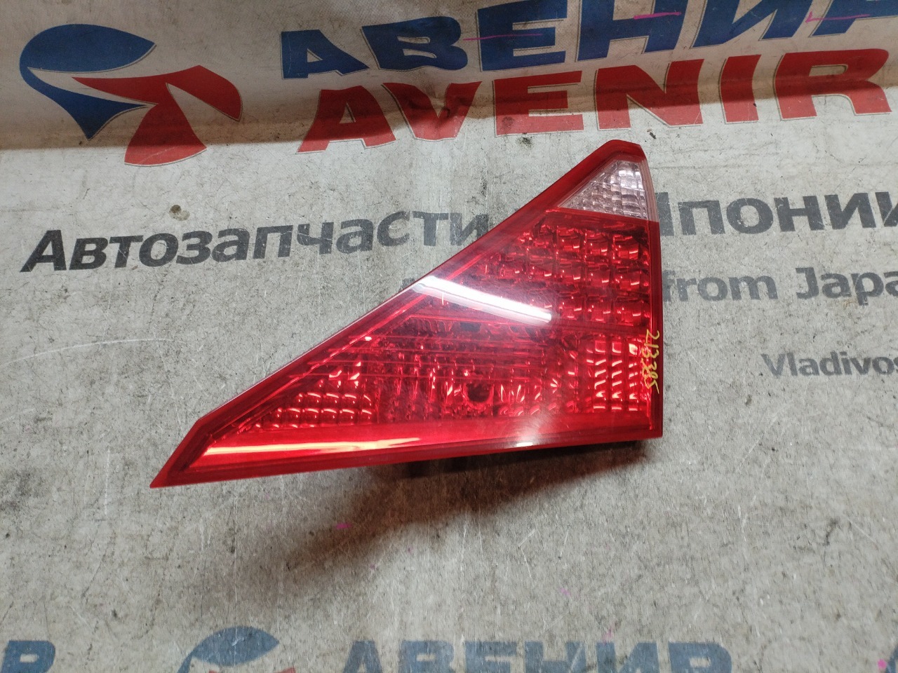 Стоп-вставка TOYOTA ALPHARD ANH20W задняя правая (б/у)