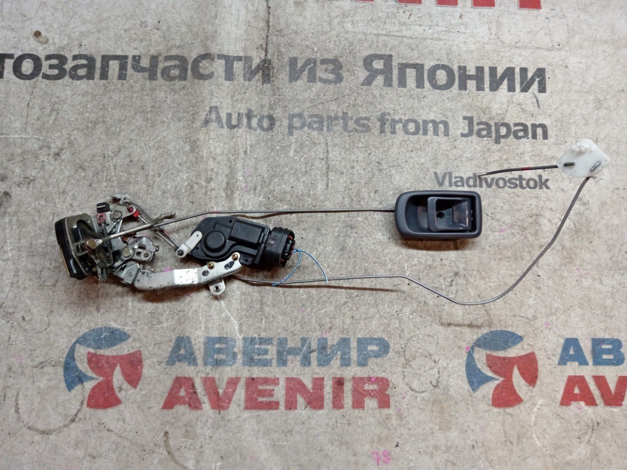 Замок двери DAIHATSU TERIOS KID J111G задний правый (б/у)