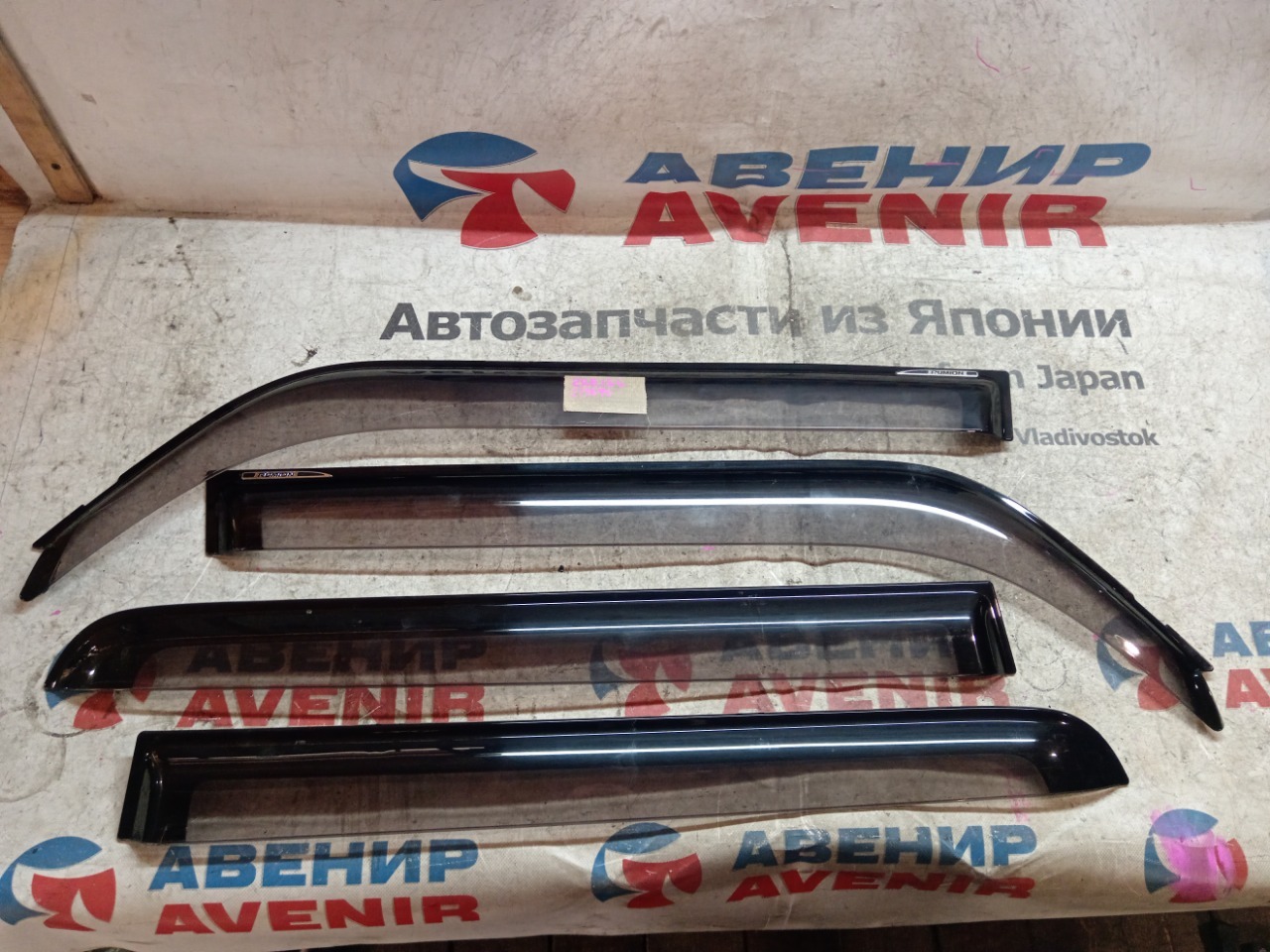 Ветровики комплект TOYOTA COROLLA RUMION NZE151N (б/у)