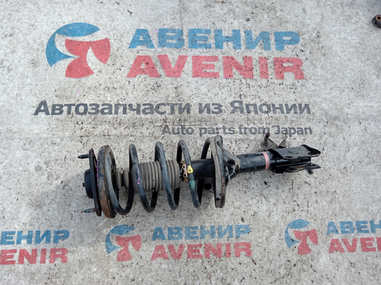 Стойка MITSUBISHI DION CR6W передняя правая (б/у)