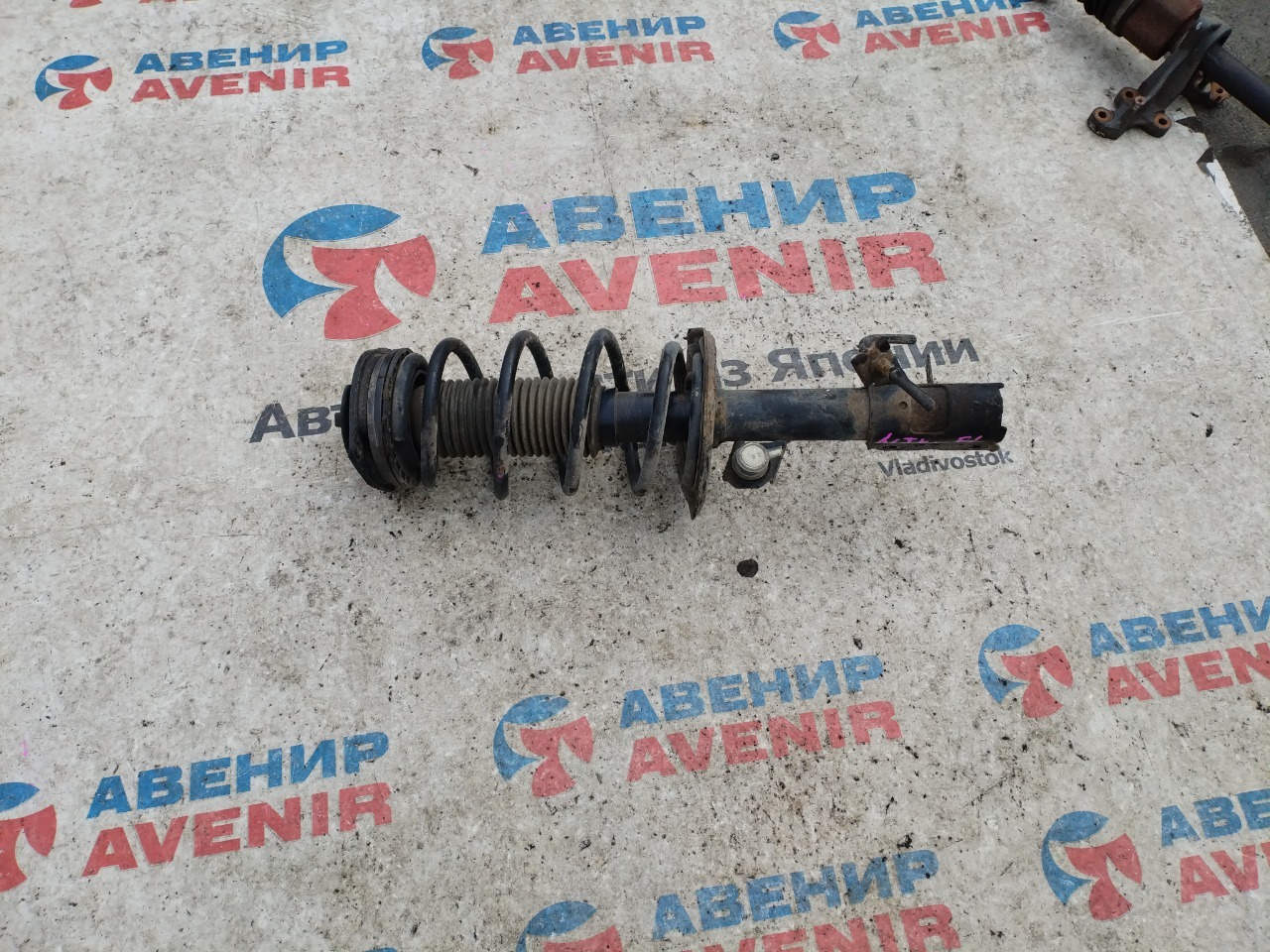 Стойка NISSAN DUALIS NJ10 передняя левая (б/у)