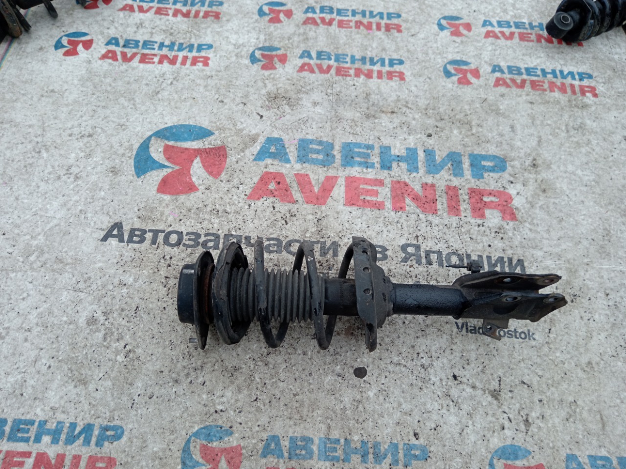 Стойка SUBARU FORESTER SJ5 передняя правая (б/у)