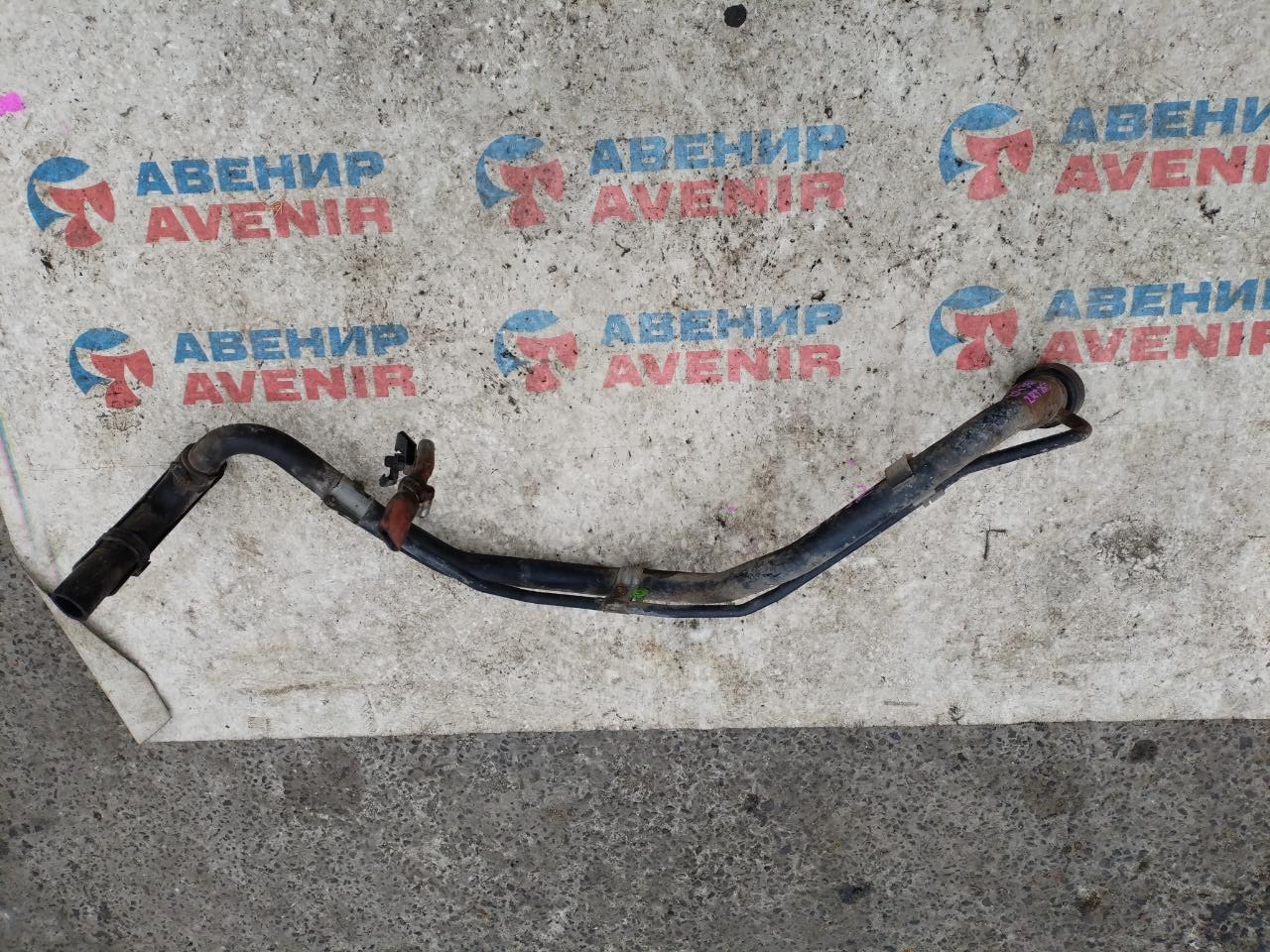 Горловина топливного бака TOYOTA ALLION ZRT265 ZRT260 ZRT261 NZT260 (б/у)