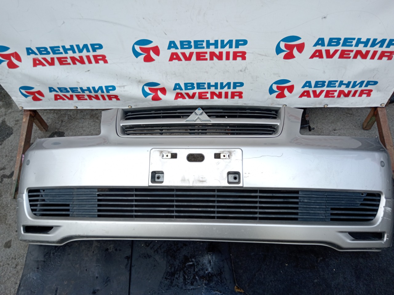 Бампер MITSUBISHI DION CR5W передний (б/у)