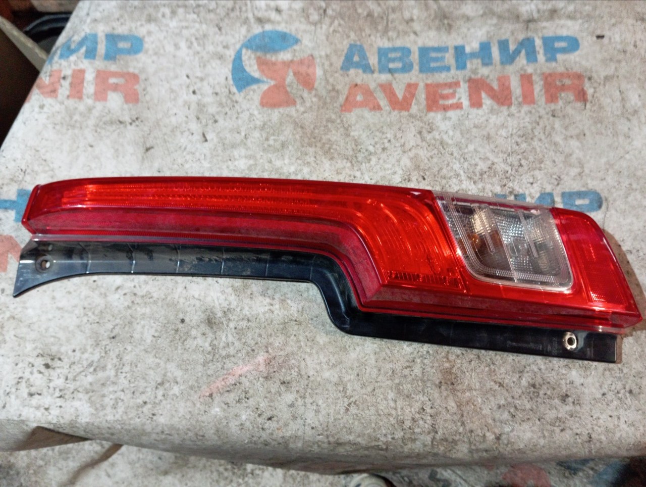Стоп-сигнал DAIHATSU MOVE LA150S задний правый (б/у)