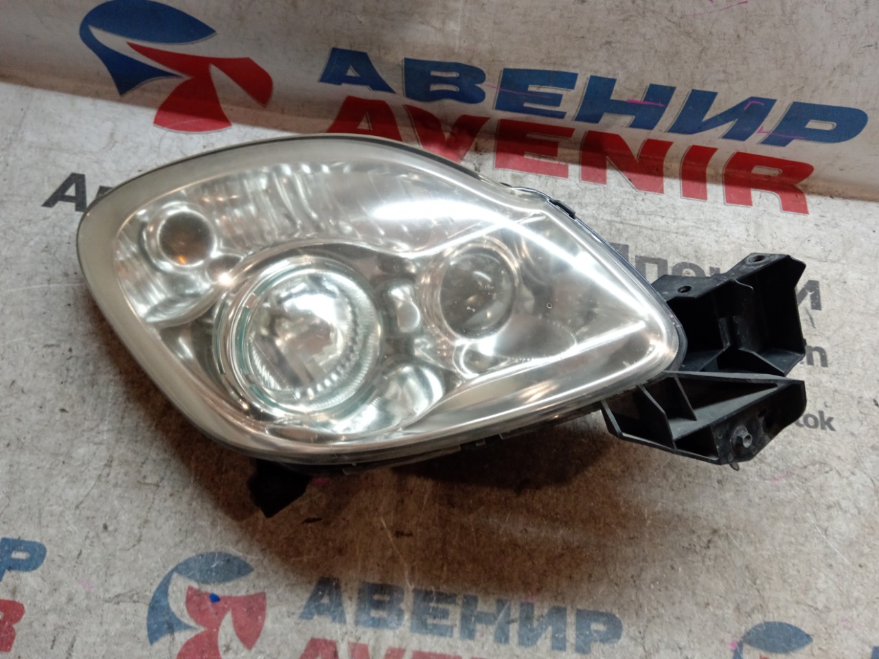 Фара MAZDA VERISA DC5W передняя правая (б/у)